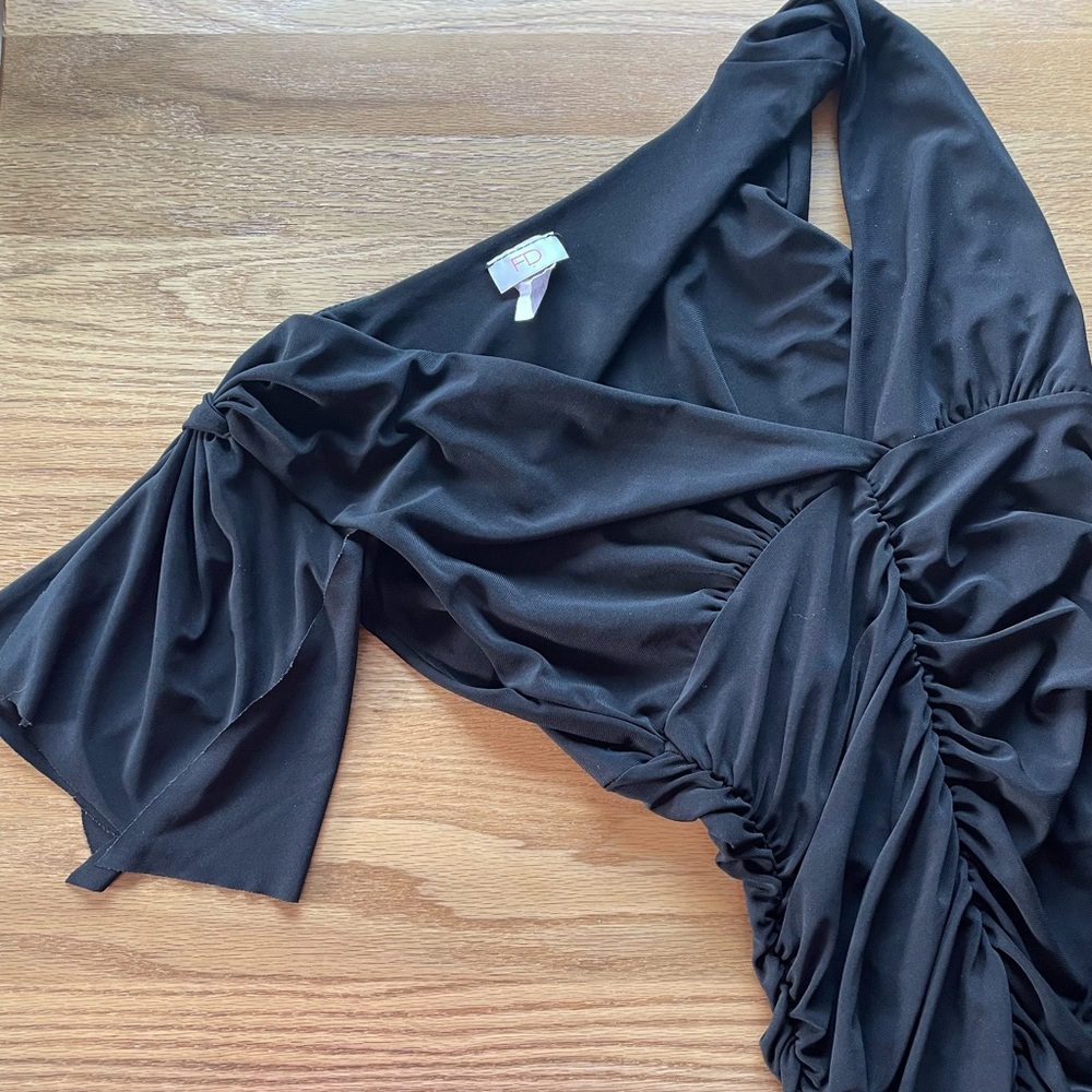 Asymmetrical sleeve dress